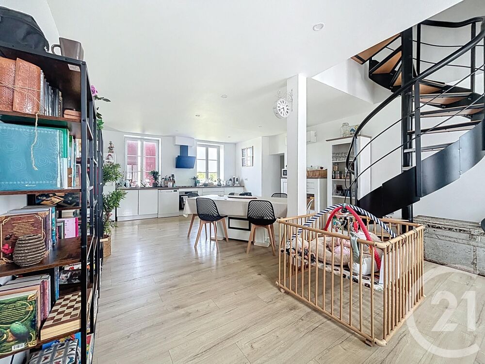 location Maison - 6 pice(s) - 200 m Saint-Grand-de-Vaux (03340)