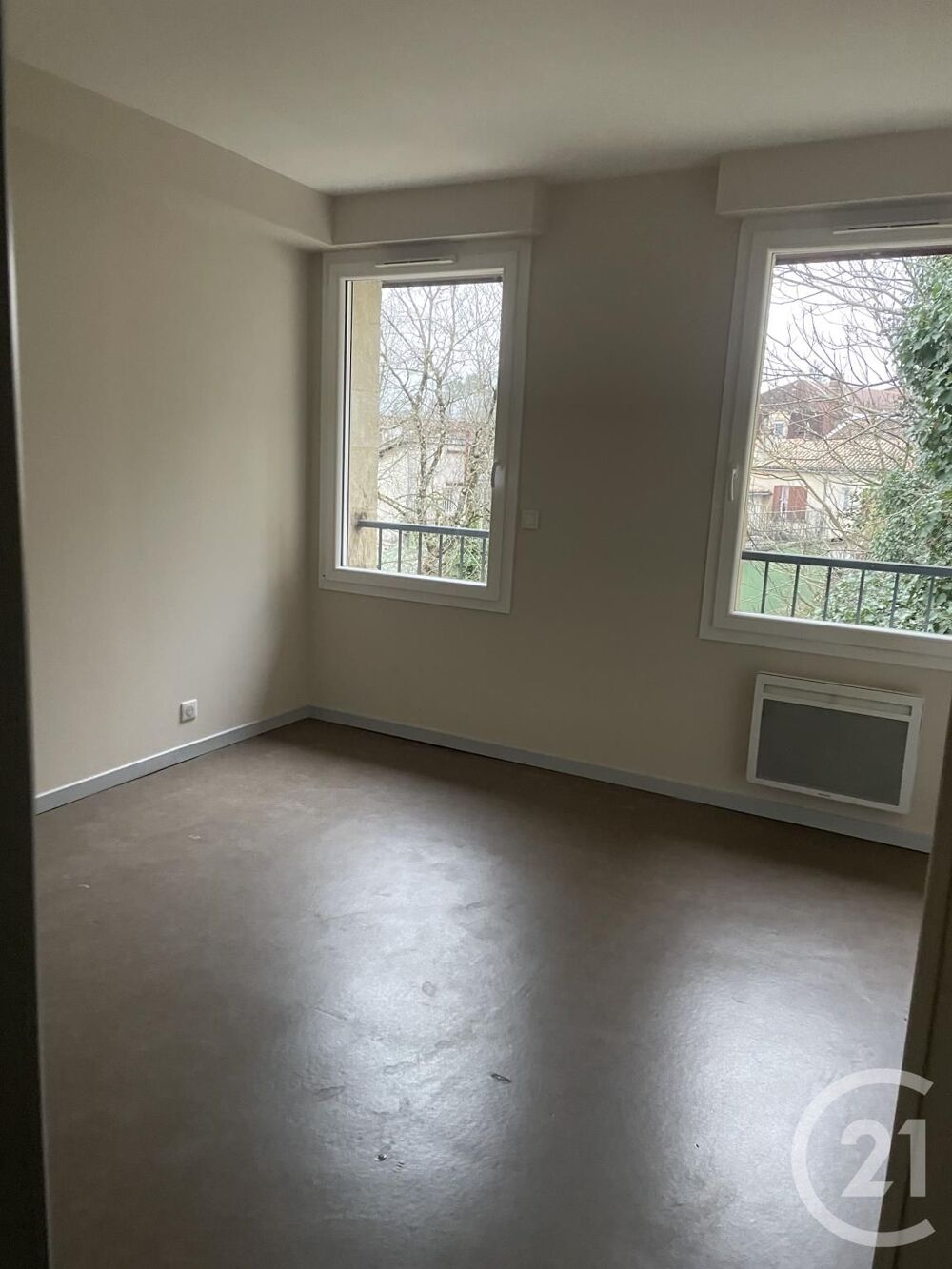 location Appartement - 2 pice(s) - 37 m Montpon-Mnestrol (24700)