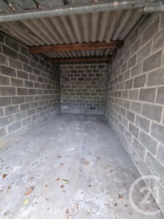  Parking / Garage  louer 12 m Nevers