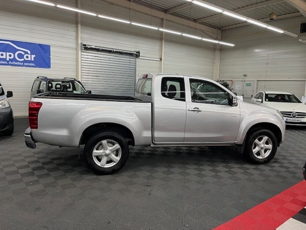 D-Max DMAX 2.5 163 CV BOITE AUTO 4WD SPEACE CAB MOTEUR ECHANGE S 2015 occasion 39140 Bletterans