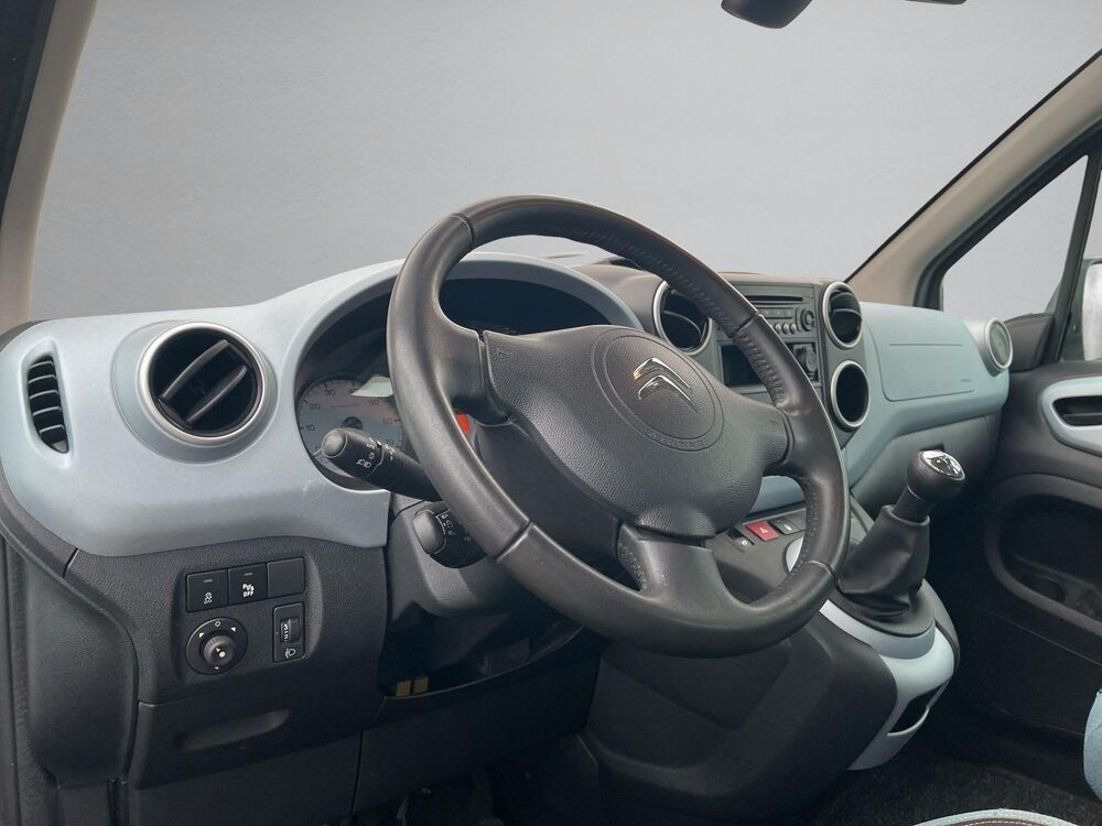 Berlingo BERLINGO 1.6 HDI 92CV SANS ADBLUE SELECTION CLIM PDC 2015 occasion 39140 Bletterans