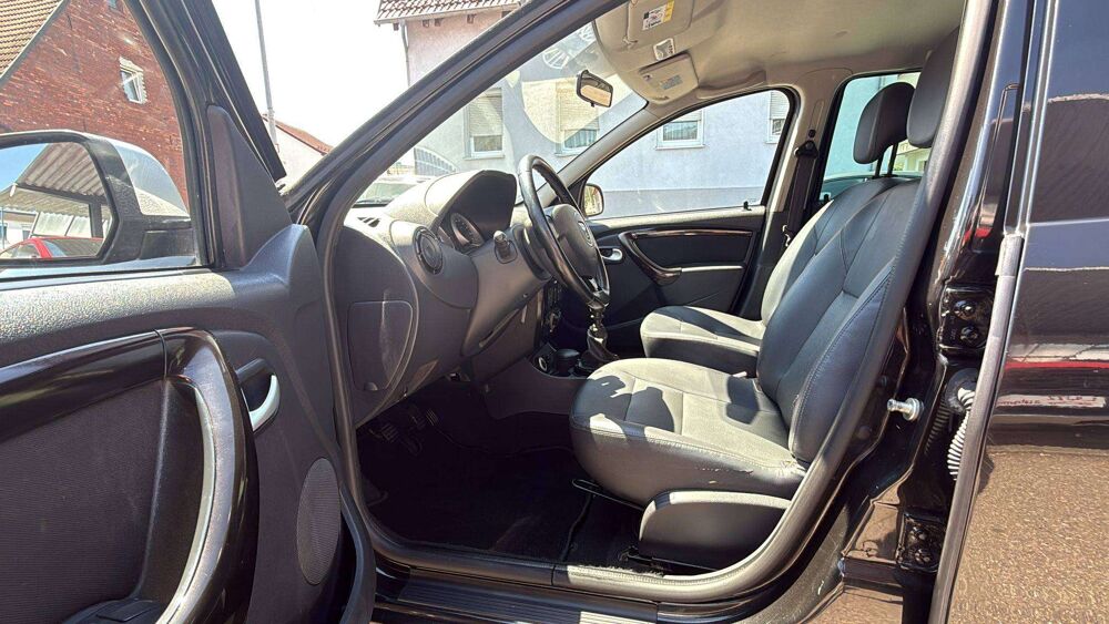Duster DUSTER 1.5 DCI 110CV PRESTIGE 4X4- ATTELAGE 2011 occasion 39140 Bletterans