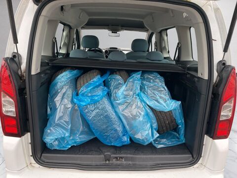 Berlingo BERLINGO 1.6 HDI 92CV SANS ADBLUE SELECTION CLIM PDC 2015 occasion 39140 Bletterans