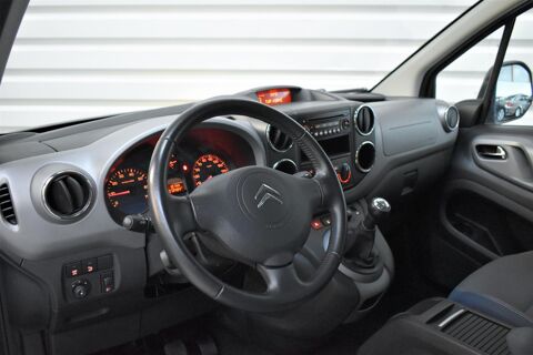 Berlingo BERLINGO 1.6 HDI 92CV SILVER SELECTION TOIT PANO ATTELAGE RA 2011 occasion 39140 Bletterans