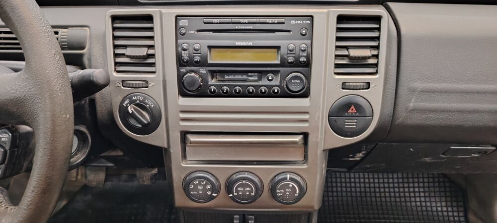 X-Trail X-TRAIL 2.2 DCI ELEGANCE 4X4 9CV 2006 occasion 39140 Bletterans