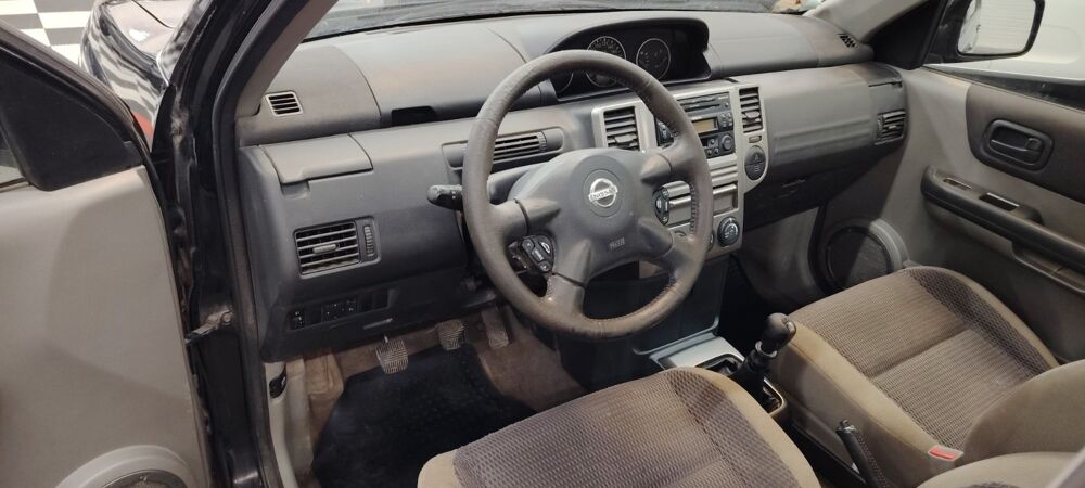 X-Trail X-TRAIL 2.2 DCI ELEGANCE 4X4 9CV 2006 occasion 39140 Bletterans