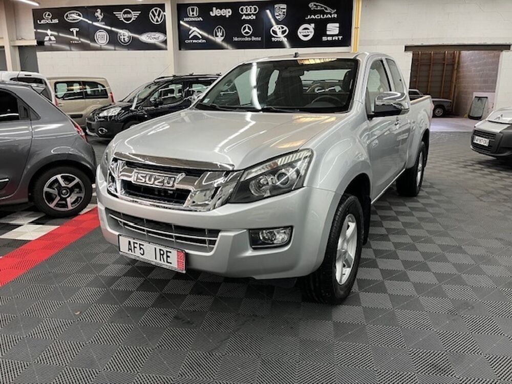D-Max DMAX 2.5 163 CV BOITE AUTO 4WD SPEACE CAB MOTEUR ECHANGE S 2015 occasion 39140 Bletterans