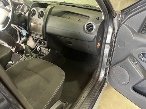 Duster DUSTER 1.5 DCI 4X4 110CV DESLEY ATTELAGE CLIM GPS REGUL 2015 occasion 39140 Bletterans