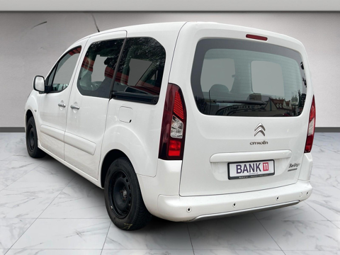 Berlingo BERLINGO 1.6 HDI 92CV SANS ADBLUE SELECTION CLIM PDC 2015 occasion 39140 Bletterans