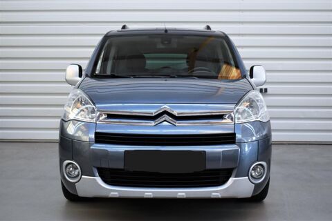 Berlingo BERLINGO 1.6 HDI 92CV SILVER SELECTION TOIT PANO ATTELAGE RA 2011 occasion 39140 Bletterans