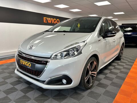 Peugeot 208 1.2 PURETECH 110 Ch GT LINE EAT BVA START-STOP / DISTRIBUTIO 2017 occasion Gond-Pontouvre 16160