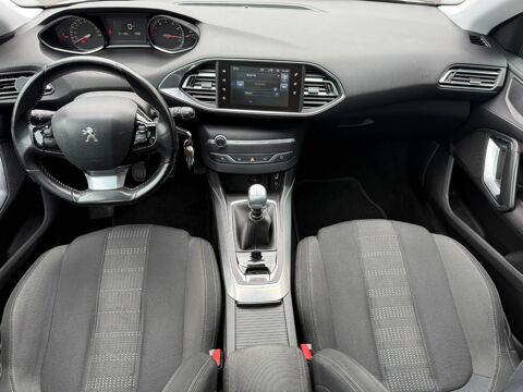 308 GENERATION-II SW 1.2 PURETECH 130 ALLURE / KIT DISTRI FAIT L 2015 occasion 17100 Saintes