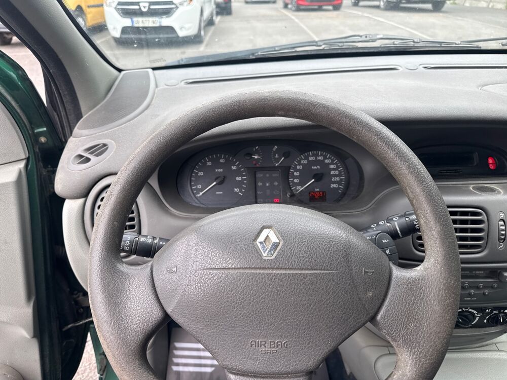 M&eacute;gane SCEN DCI 2001 occasion 62400 B&eacute;thune