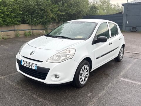 Annonce voiture Renault Clio 3250 €