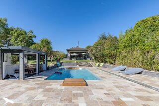  Maison  vendre 8 pices 301 m