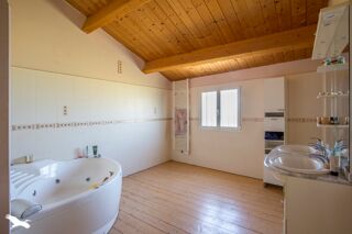  Maison  vendre 6 pices 220 m