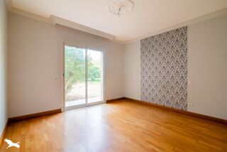  Maison  vendre 6 pices 225 m