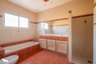  Maison  vendre 6 pices 225 m