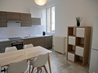  Immeuble  vendre 305 m