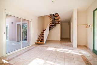  Maison  vendre 6 pices 225 m