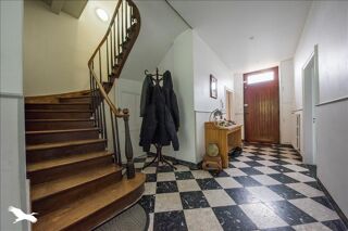  Maison  vendre 9 pices 300 m