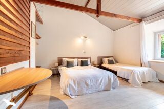  Maison  vendre 11 pices 370 m