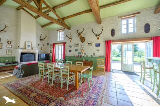  Maison  vendre 9 pices 390 m