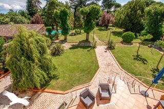  Maison  vendre 15 + pices 530 m