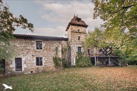 Maison en pierre de 5 pièces principales 243800 Saint-Santin-de-Maurs (15600)