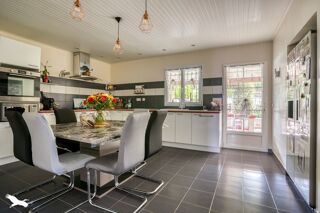  Maison � vendre 8 pi�ces 310 m�