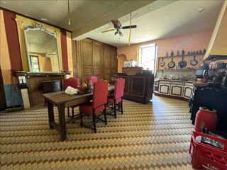  Maison  vendre 6 pices 320 m