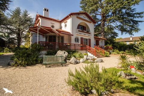   Basque de 8 pi�ces principales Maison - 8 pi�ce(s) - 207 m�