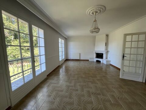   Traditionnelle de 6 pices principales Maison - 6 pice(s) - 150 m