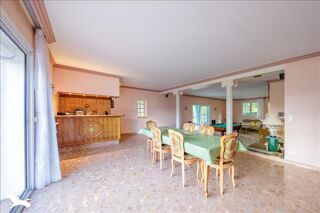  Maison  vendre 8 pices 362 m