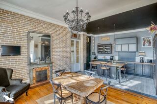  Maison  vendre 9 pices 320 m