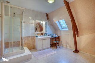  Maison  vendre 7 pices 240 m