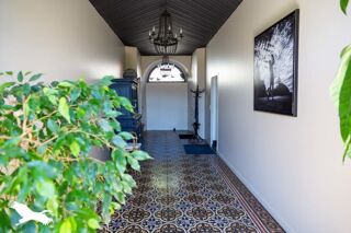  Maison  vendre 9 pices 335 m