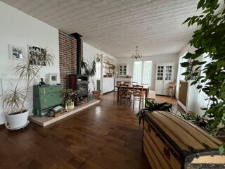  Maison  vendre 8 pices 201 m