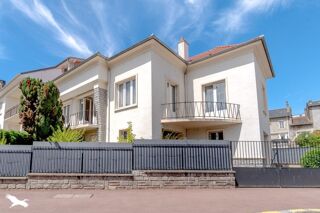  Maison  vendre 8 pices 190 m