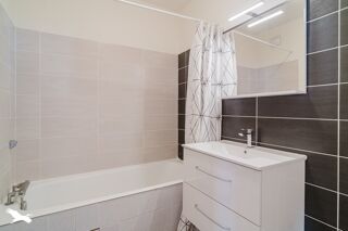  Appartement  vendre 4 pices 82 m