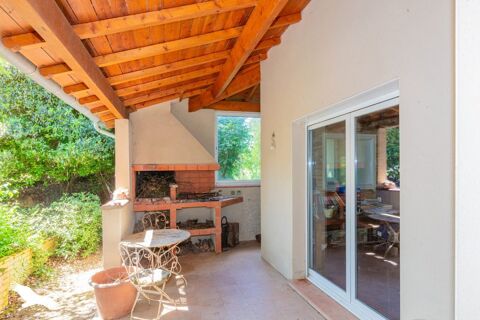   Traditionnelle de 5 pices principales Maison - 5 pice(s) - 250 m