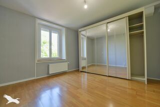  Maison  vendre 8 pices 246 m