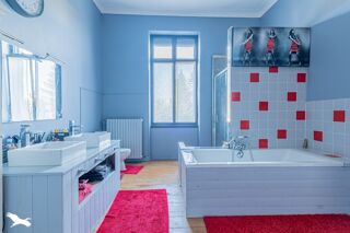  Maison  vendre 6 pices 240 m