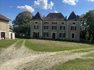  Maison  vendre 15 + pices 587 m