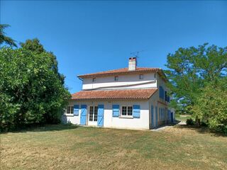  Maison  vendre 8 pices 326 m