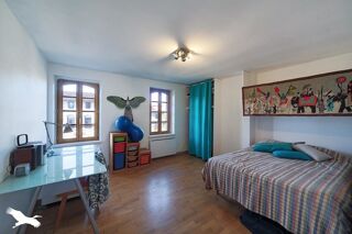  Maison  vendre 6 pices 196 m