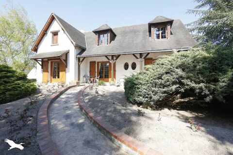   Traditionnelle de 9 pi�ces principales Maison - 9 pi�ce(s) - 181 m�