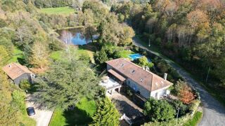  Maison  vendre 15 + pices 493 m