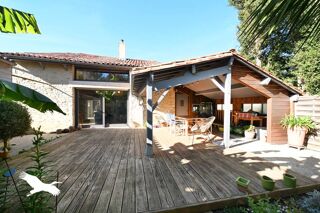  Maison  vendre 8 pices 220 m