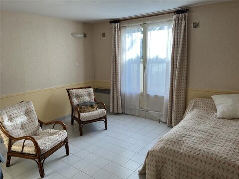   Maison de bourg de 4 pices principales Maison - 4 pice(s) - 149 m